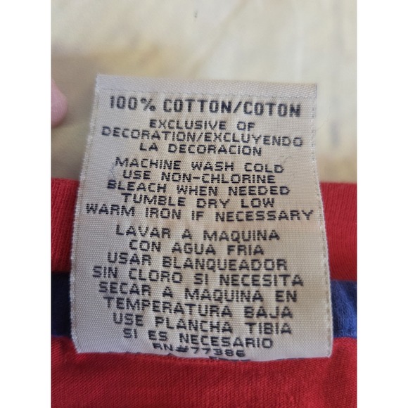 Philadelphia Phillies Sz XL Womens V Neck Tee Embroidered Letters - Picture 7 of 7